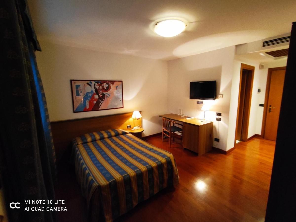 Hotel Luna Vigonovo  Bagian luar foto